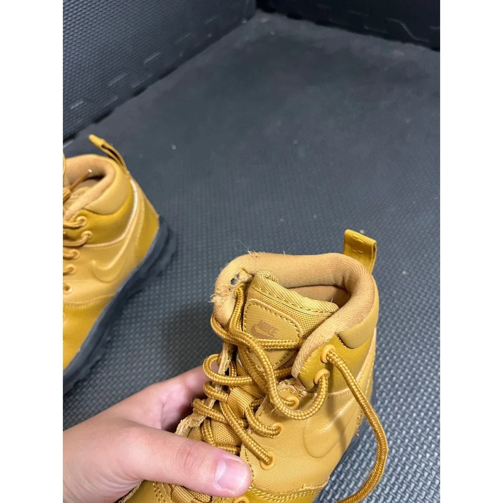 Nike Manoa Leather Boots Kids 11C Wheat Gold BQ5373-700 High Top Sneaker‎ Boot